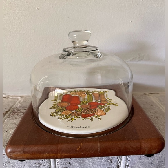 Rare Vintage Goodwood Teak Cheese Tray with Dome Lid - Picture 2 of 5